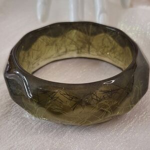 Chunky Green Faceted Confetti Lucite Acrylic Bangle Plastic Vintage Bracelet